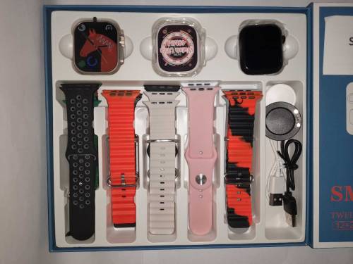 Y100 Couple Watch Available For Sale In Wholesale Prices.
