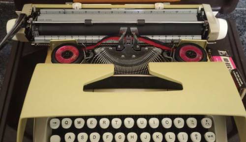 New Smith Corona Galaxie 12 Typewriter 