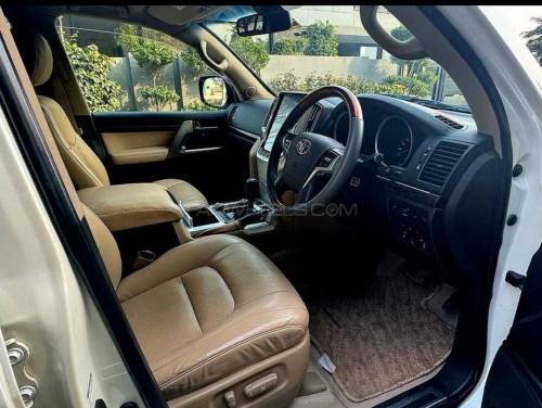 Toyota Land cruiser AX G selection