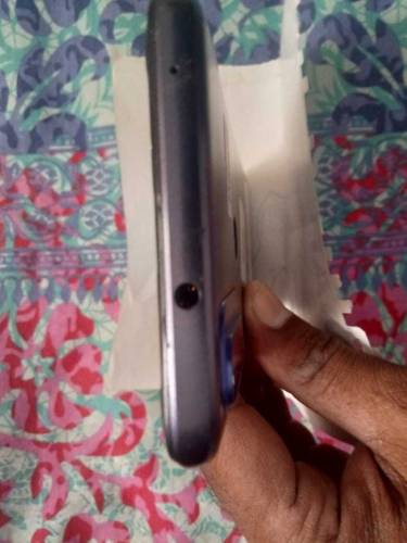 I AM SALLING MY MOBILE SET MOTO G PURE