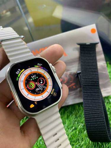 Ulta 8 Smart Watch With 7 Straps