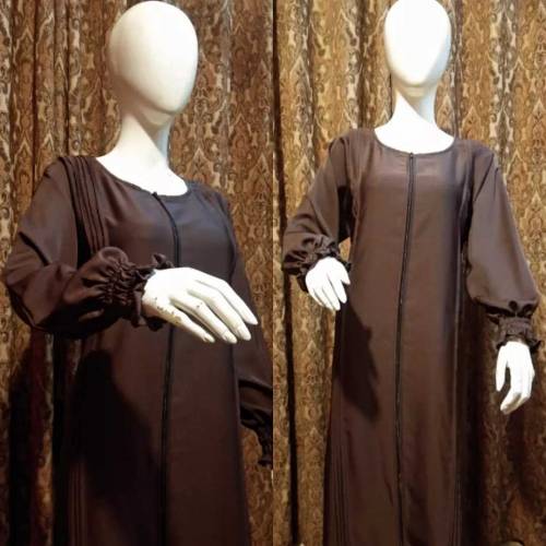 Beautiful pleated zipper abaya with elastic sleeves.