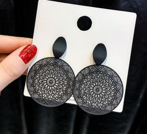 Luxury Round Hollow Earring 