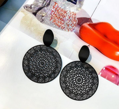 Luxury Round Hollow Earring 