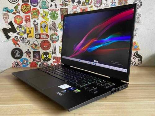 HP OMEN 17