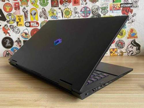 HP OMEN 17
