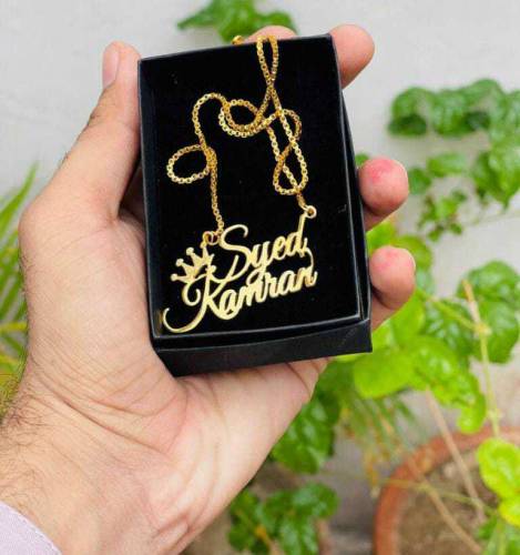 customize name locket........ available in gold and silver 