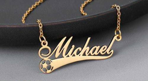 customize name locket........ available in gold and silver 