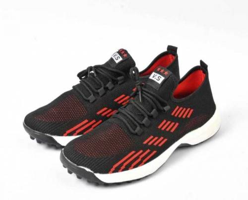 Black camel gripper shoes.Red 
