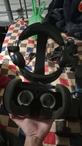HTC varcutal reality head set import from Dubai original 