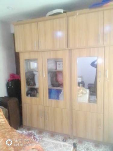 WALL ALMARIES FOR SALE...... FULL SIZE.