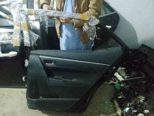 Corolla 17 model back right dor back left door available