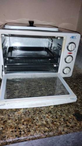 Microwave oven with advanced technology