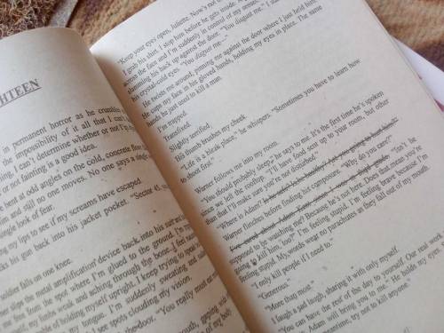Shatter me, A good girl guide to murder, The silent patient books
