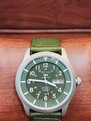SEIKO 5SPORTS AUTOMATIC 23 JEWELS watch
