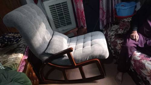 Rocking sofa chair 