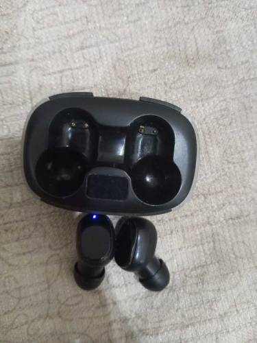 earbuds condition achi hai use ma hai 