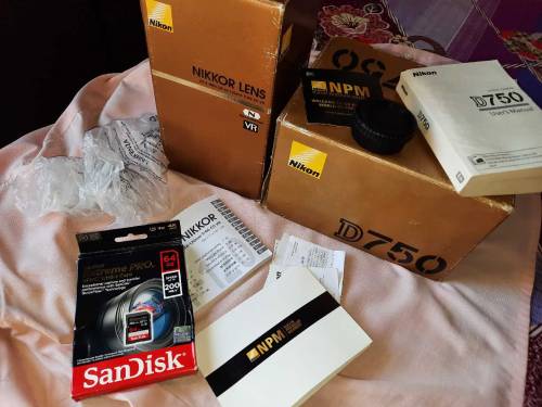 Nikon D750 DSLR Body, Lens, Flash Gun for Sale