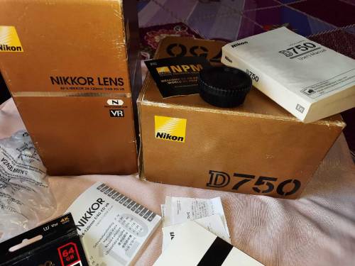 Nikon D750 DSLR Body, Lens, Flash Gun for Sale