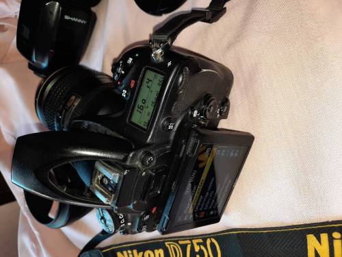 Nikon D750 DSLR Body, Lens, Flash Gun for Sale
