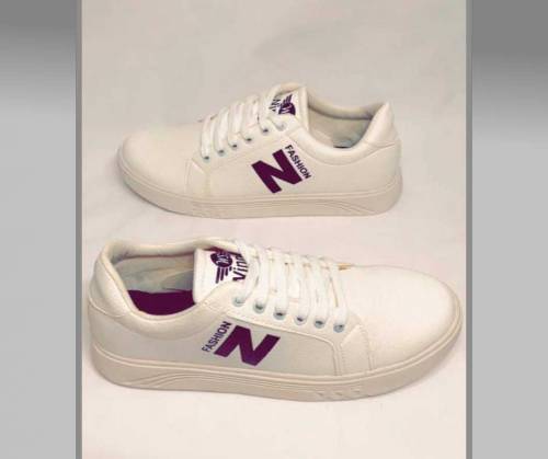 white Sneakers 