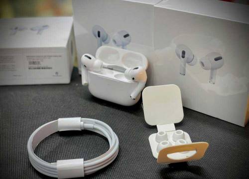 HELO I AM SALEING IN AIR PODS WITHE PRO