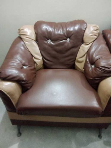  7 seater rexine wale sofe Hain 7 seater hai