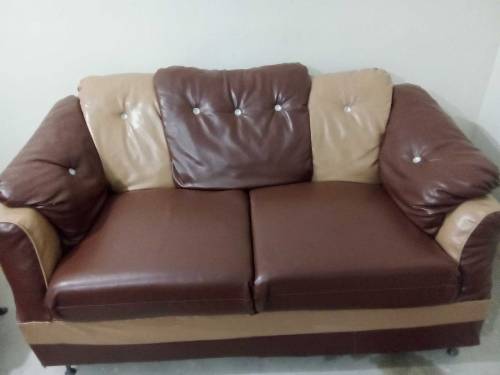  7 seater rexine wale sofe Hain 7 seater hai