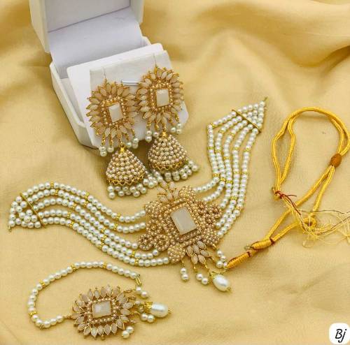 choker set