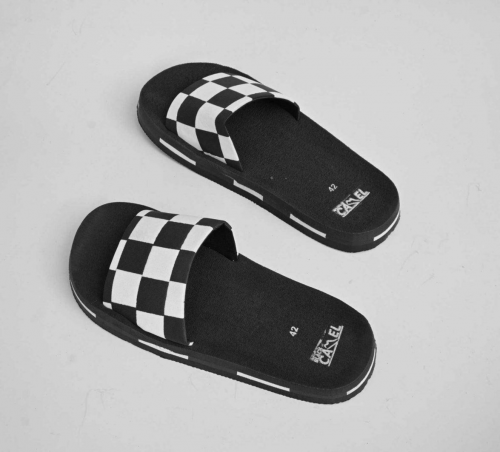 black camel slipperr check desine