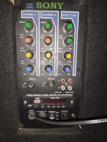 Speakers with mic