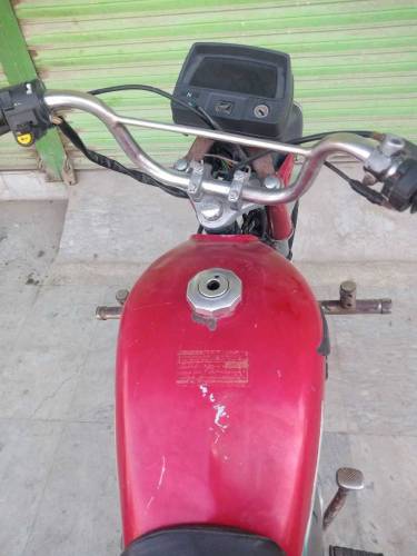 its united 70 bike all OK koi kaam nhi honay wala urgent sale engine o
