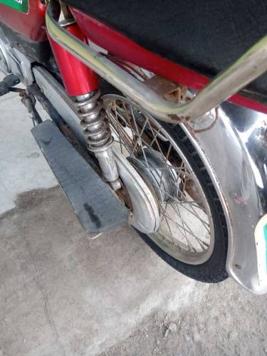 its united 70 bike all OK koi kaam nhi honay wala urgent sale engine o