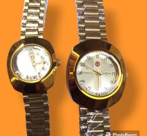 couple watch dilivery available all Pakistan 