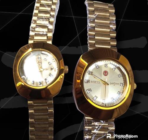 couple watch dilivery available all Pakistan 