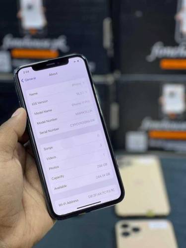 IPhone 11 pro Max 256gb water pack 