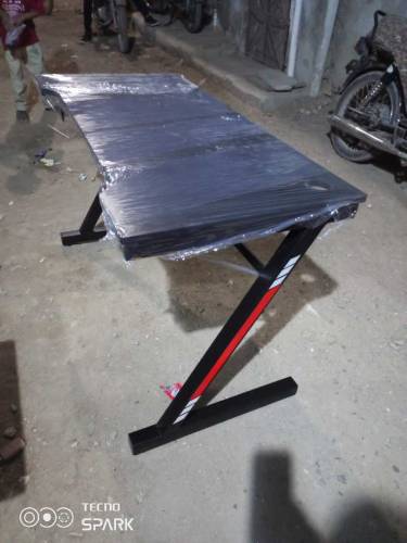 Computer table/office table/executive table/laptop table/study table