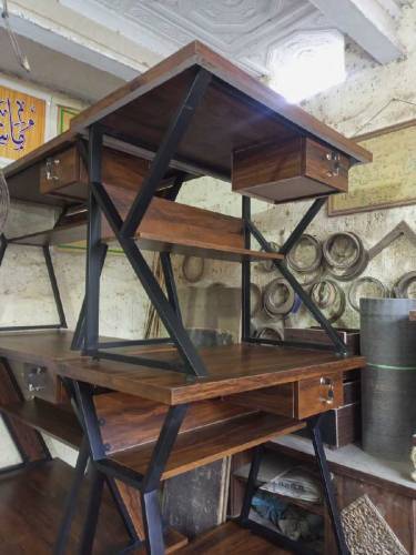 Computer table/office table/executive table/laptop table/study table