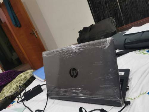 HP laptop AMD athlon 3050U With Readon Graphics