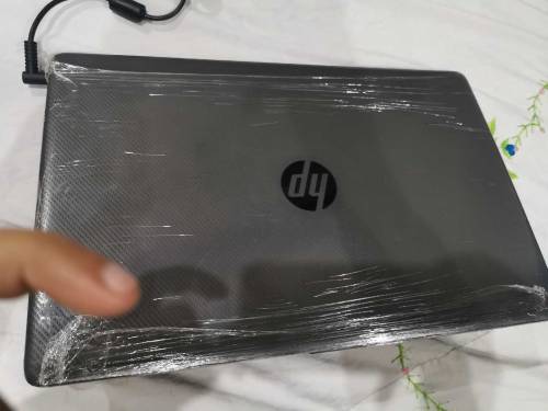 HP laptop AMD athlon 3050U With Readon Graphics