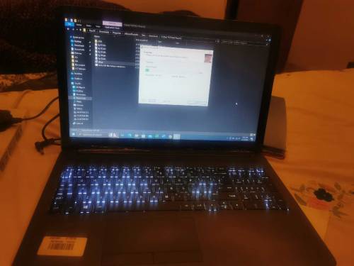 HP laptop AMD athlon 3050U With Readon Graphics