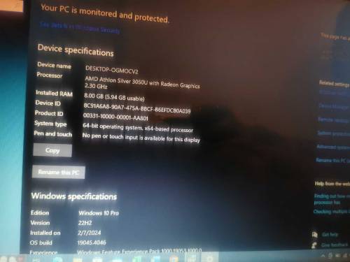 HP laptop AMD athlon 3050U With Readon Graphics