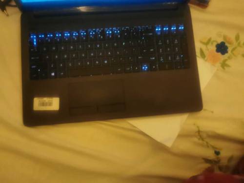 HP laptop AMD athlon 3050U With Readon Graphics