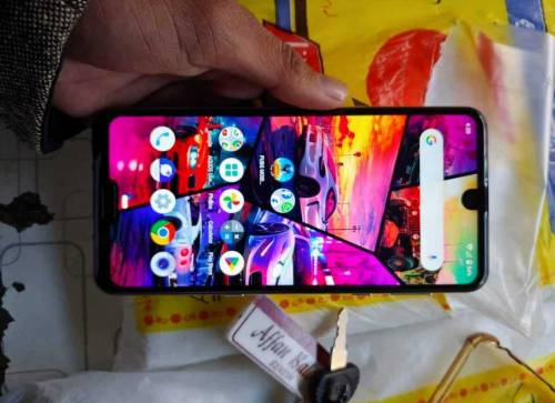 Sharp Aquos R3