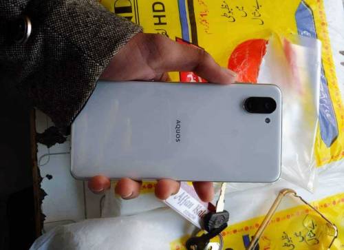 Sharp Aquos R3