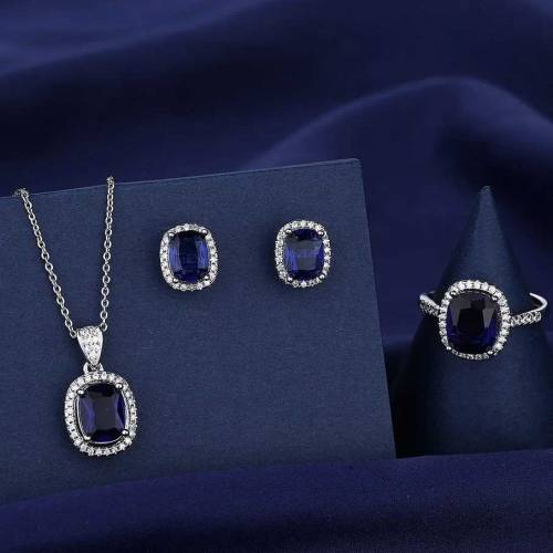 Blue Stone pendent set include: Ring 💍 Earnings and pendent  