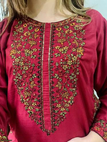 2 pcs wmens suite price 2k dilivery available 