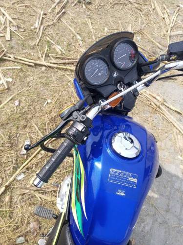 Honda CB125F