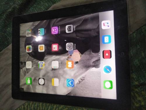 ipad 4 generation silver color for sell 