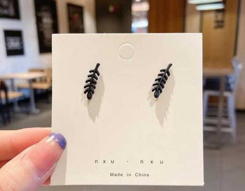 Cute Leaf Shape Earings